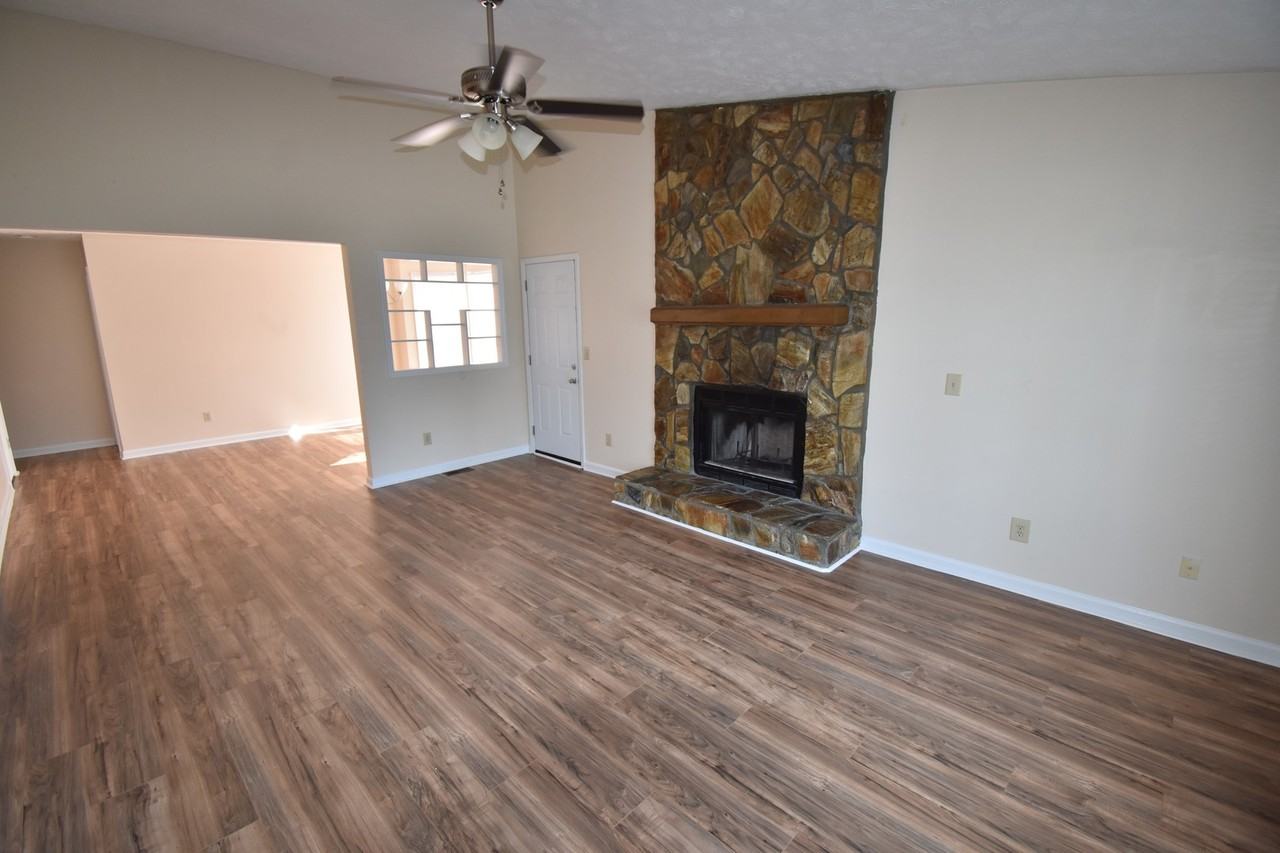 7136 Dayspring Dr - Photo 4 of 20