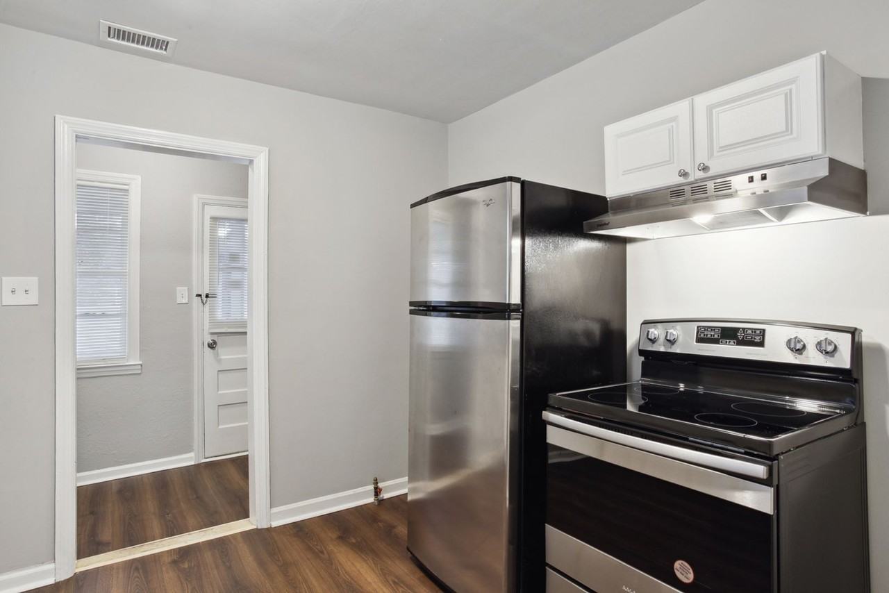 1104 West Victory Drive - Photo 7 of 15