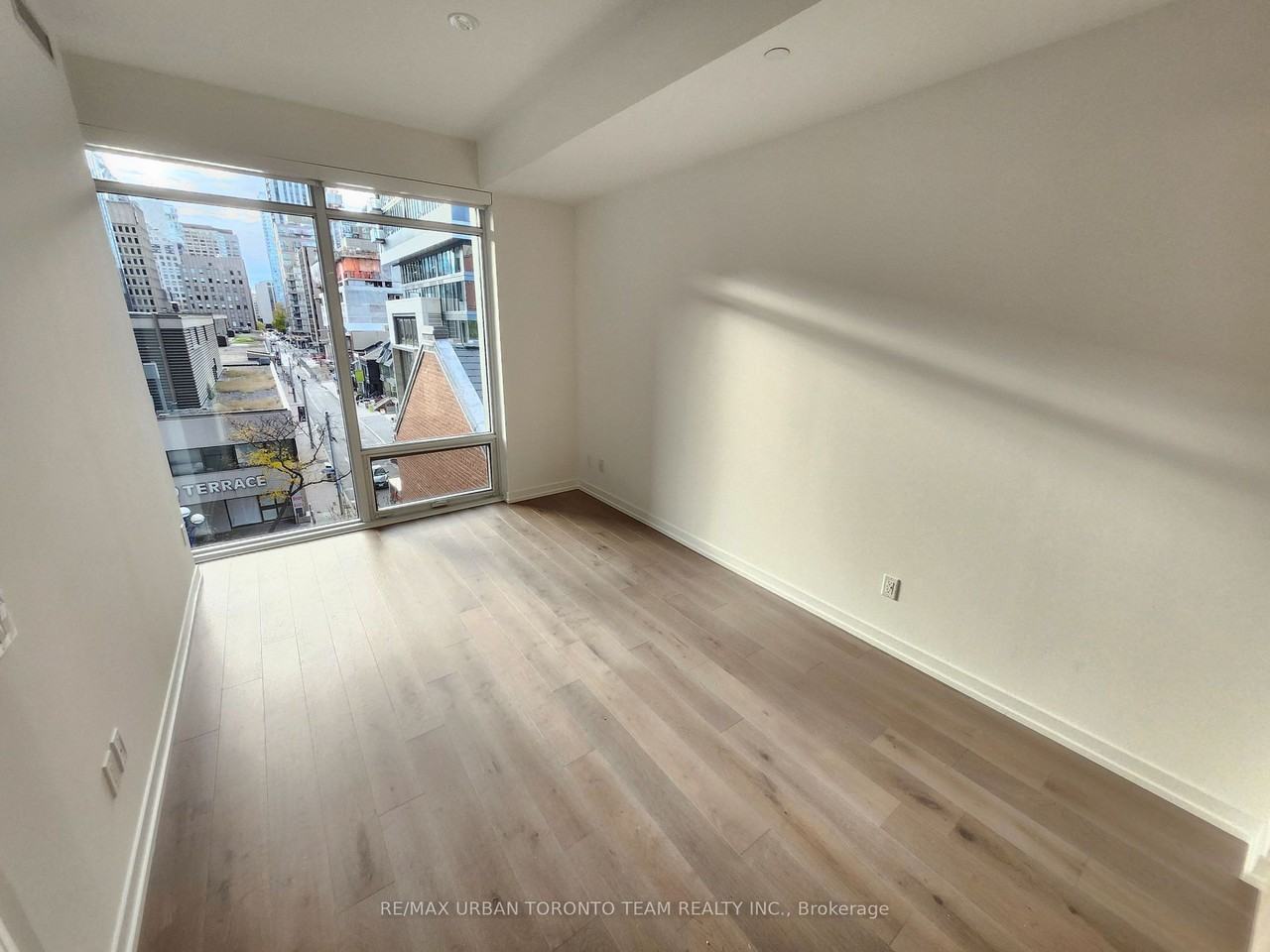 771 Yonge Street - Photo 6 of 7