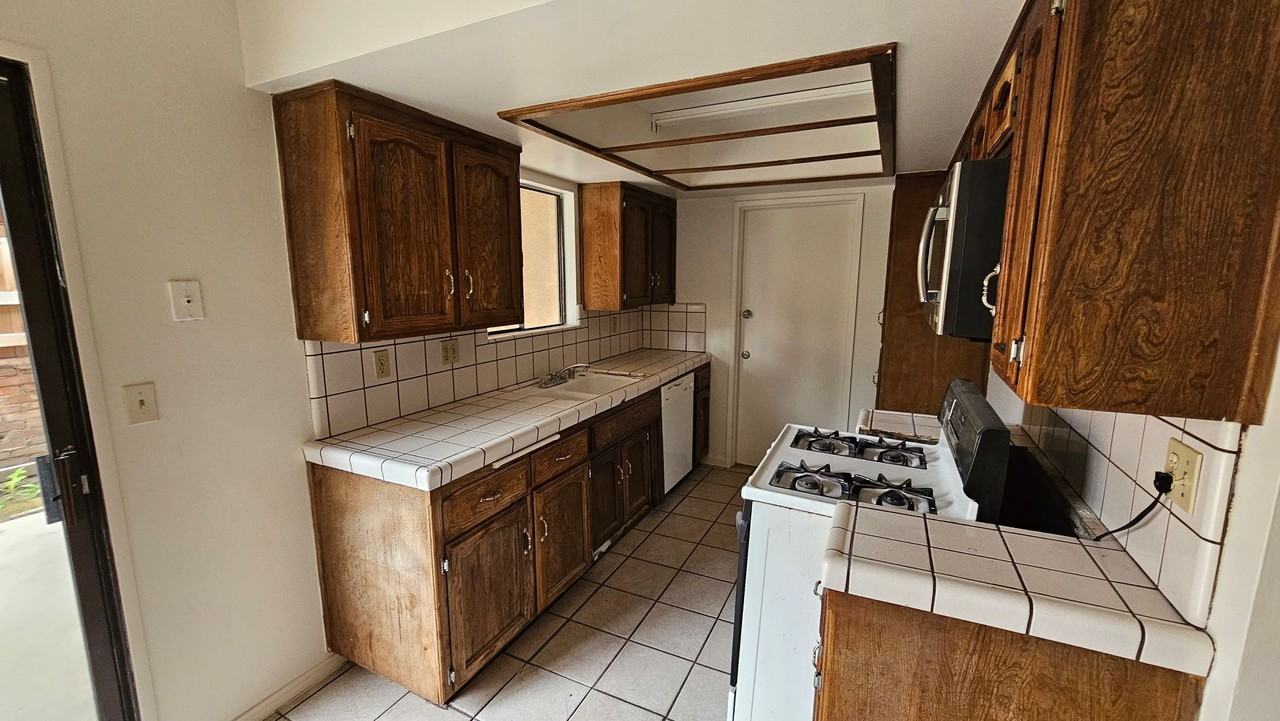 3808 El Alisal St - Photo 2 of 10