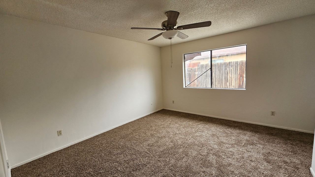 3808 El Alisal St - Photo 4 of 10