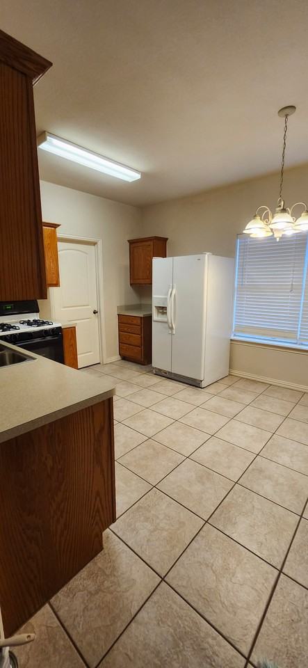 211 N Prairie St #NA - Photo 3 of 9