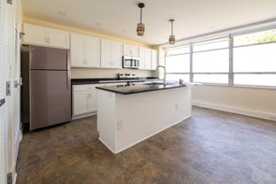 605 Calvary St Sw #B - Photo 1 of 1