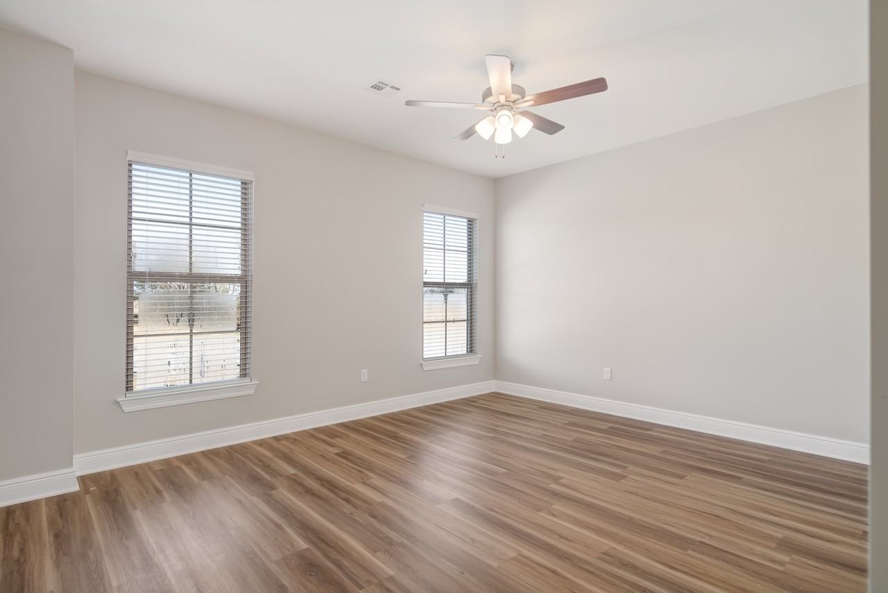 139 Iberia St #I - Photo 5 of 20