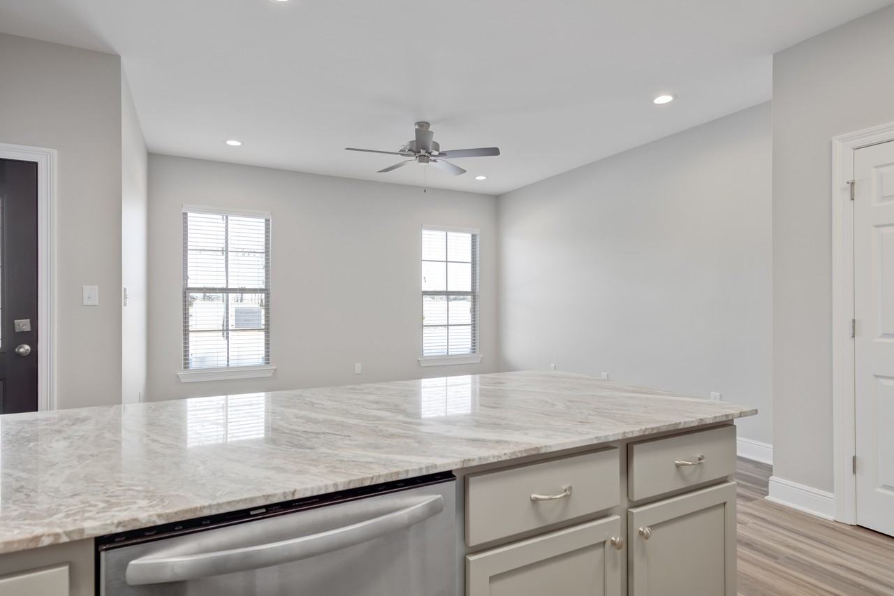 139 Iberia St #I - Photo 6 of 20