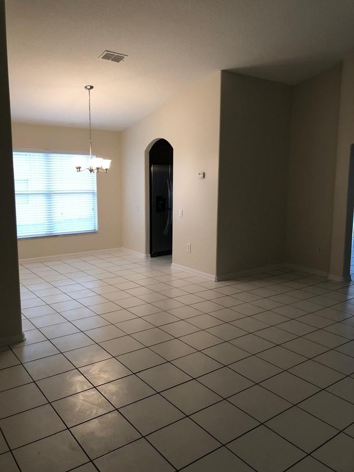 3141 Stonehurst Circle #NA - Photo 3 of 8