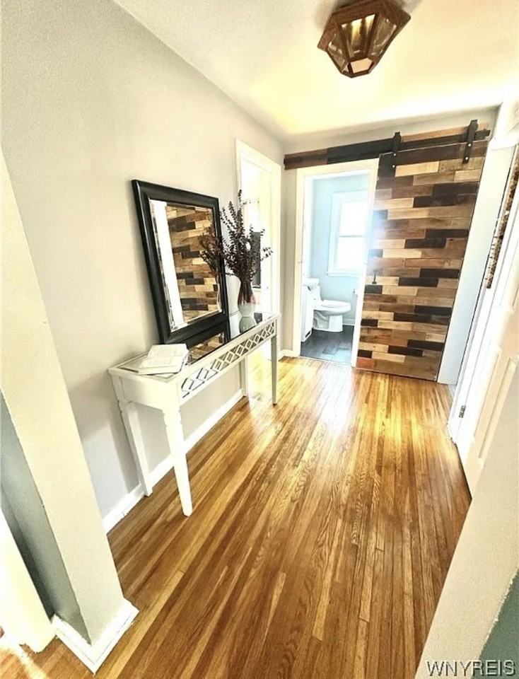 93 Century Dr Uppr Unit - Photo 2 of 10