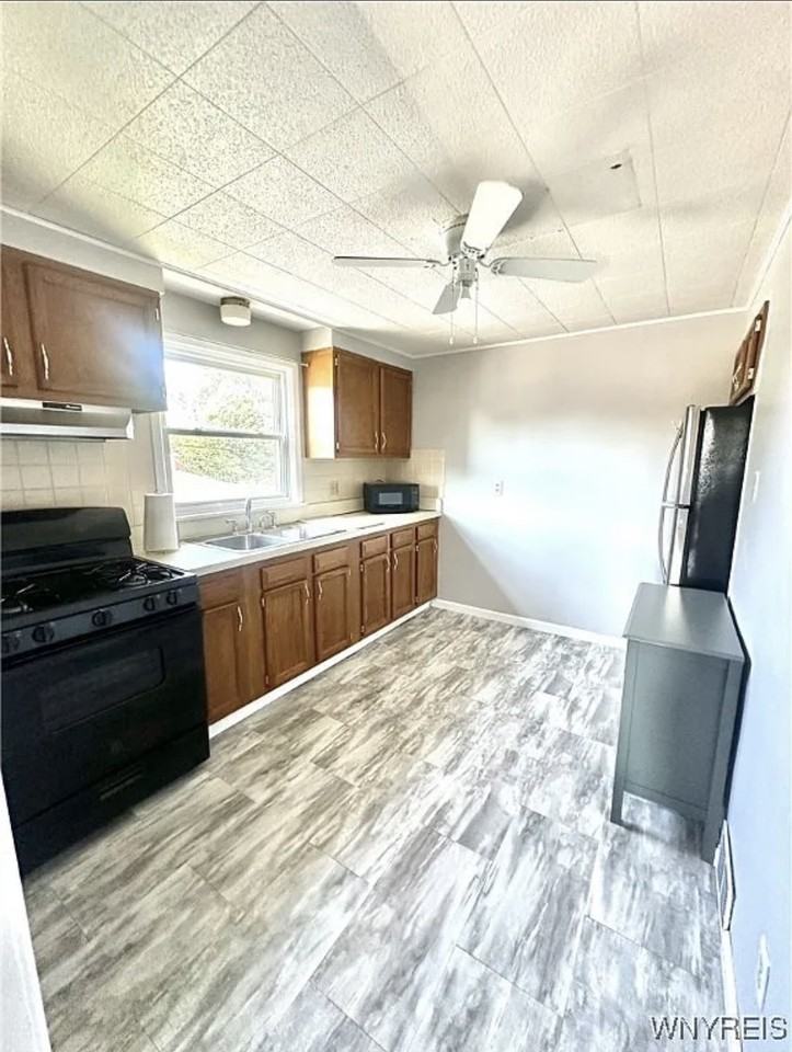 93 Century Dr Uppr Unit - Photo 3 of 10