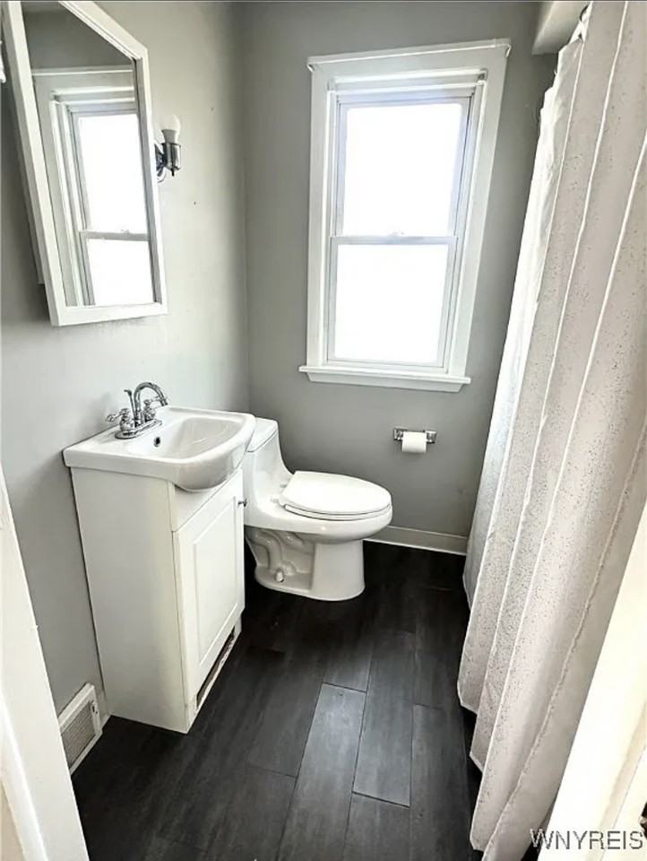 93 Century Dr Uppr Unit - Photo 4 of 10