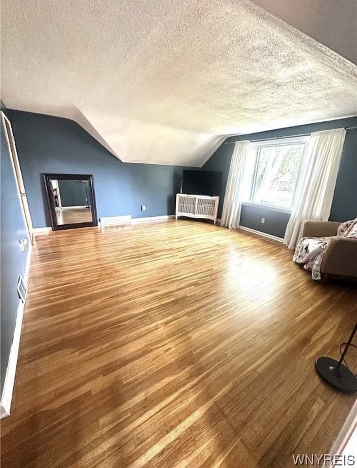 93 Century Dr Uppr Unit - Photo 5 of 10