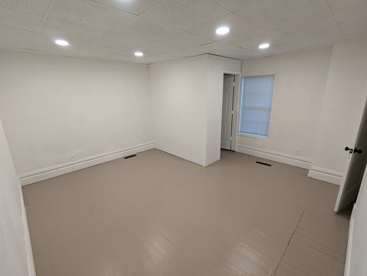 1323 Oak St - Photo 5 of 7