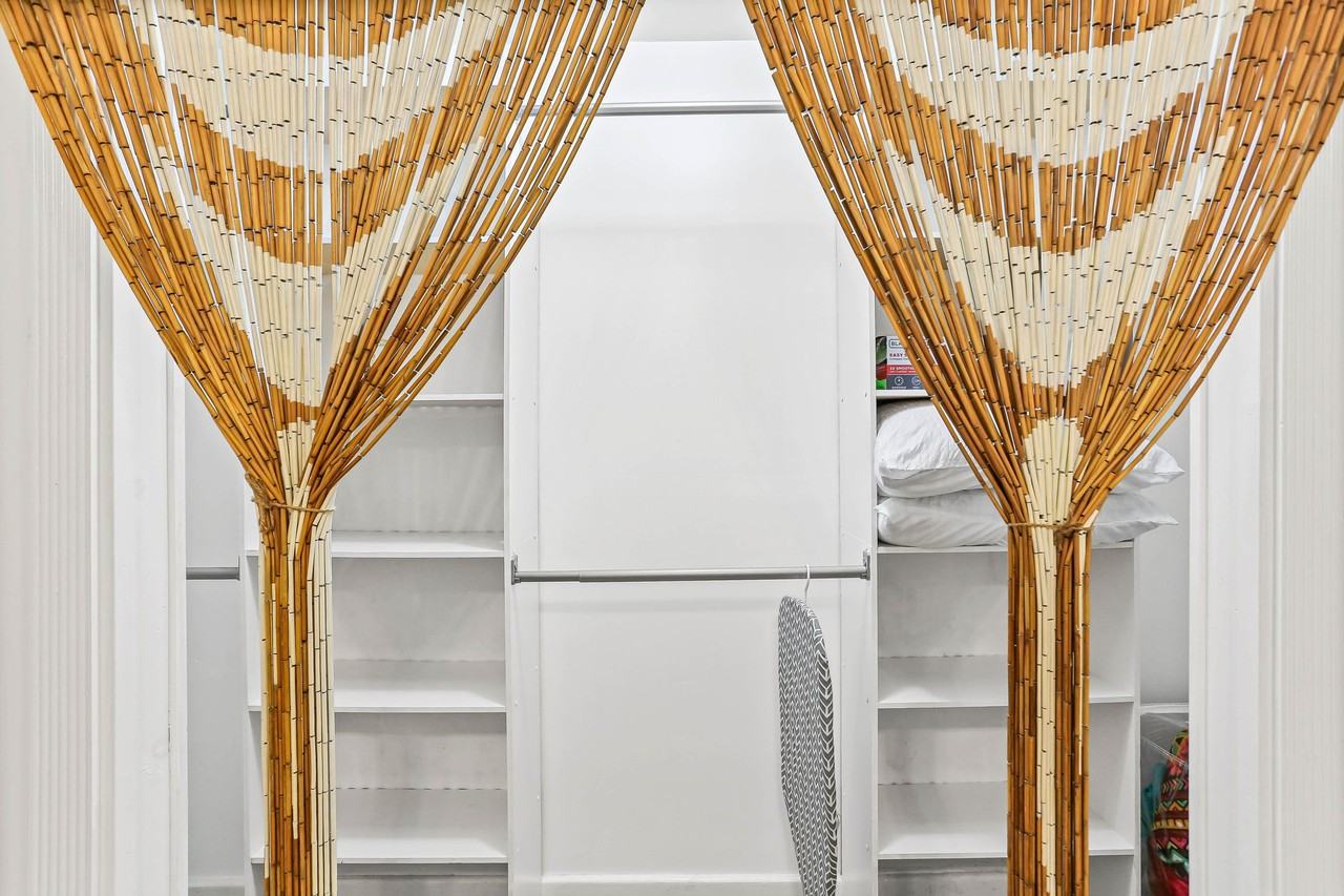 322 West Huisache Avenue - Photo 4 of 19