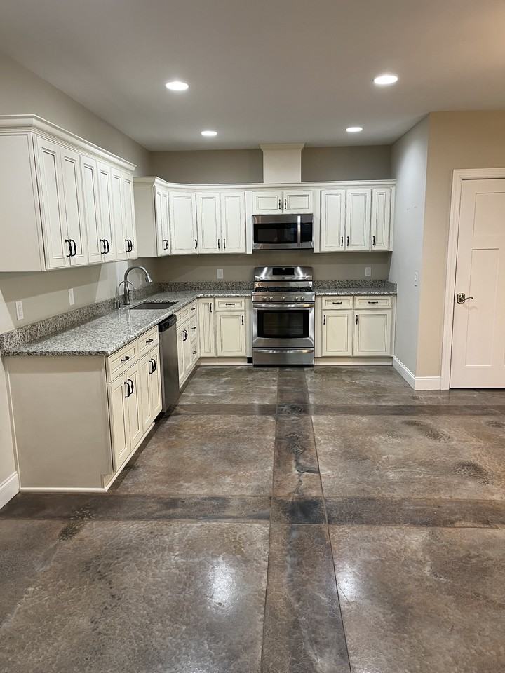 8365 Wallace Wood Rd #B - Photo 6 of 28