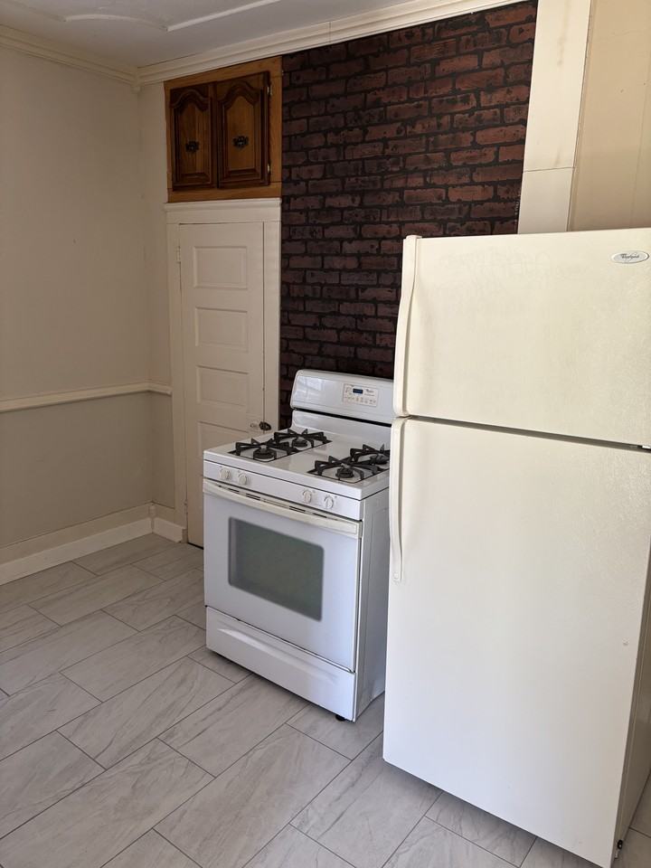 1800 Sena St #1 - Photo 5 of 8