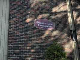 featured image of 244 Oakville Ave #H