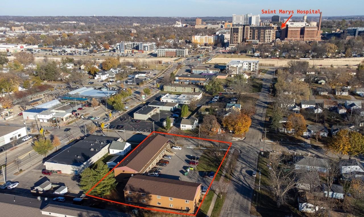 221 19th Ave Sw #5 - Photo 3 of 13