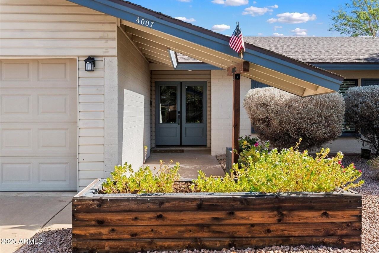 4007 North 86th Street - Photo 3 of 26