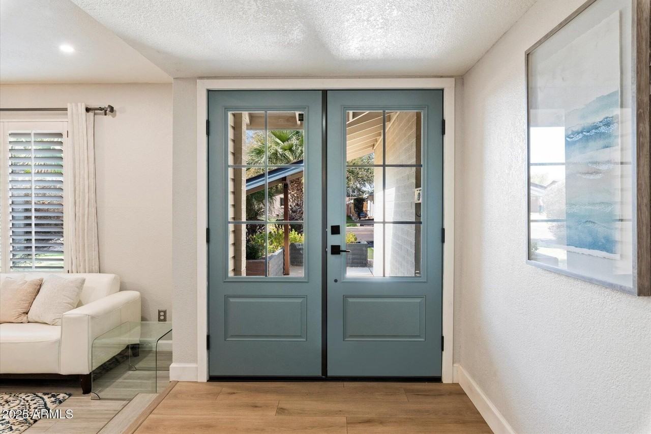 4007 North 86th Street - Photo 4 of 26