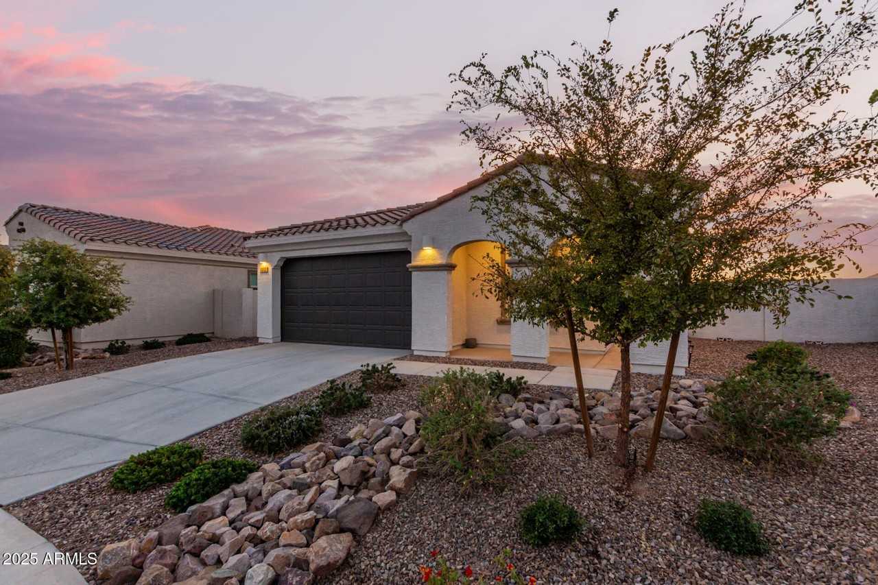 332 South 202nd Lane - Photo 7 of 41