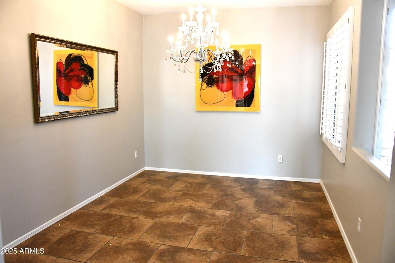 2219 West Spur Drive - Photo 4 of 18