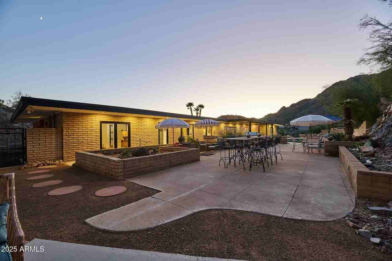 4016 East Flynn Lane - Photo 6 of 50