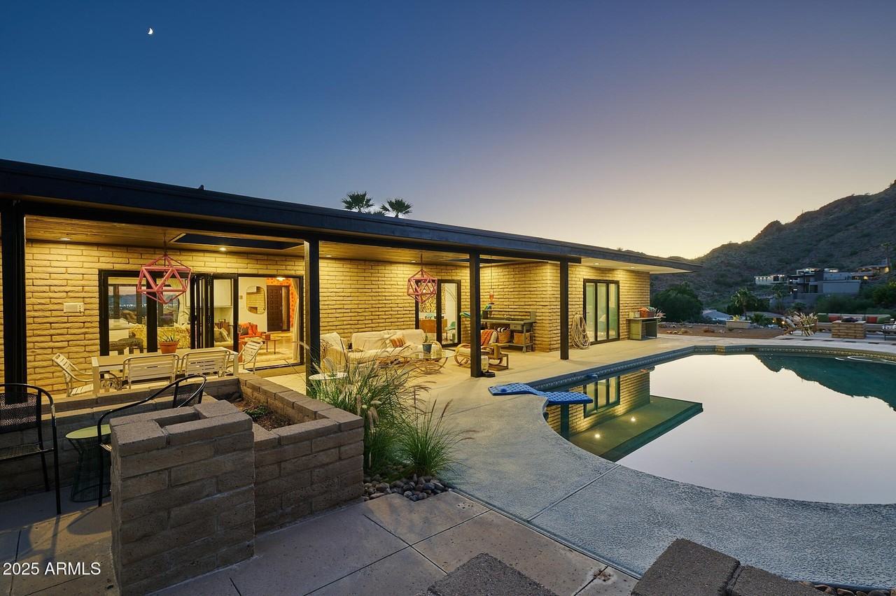 4016 East Flynn Lane - Photo 4 of 50