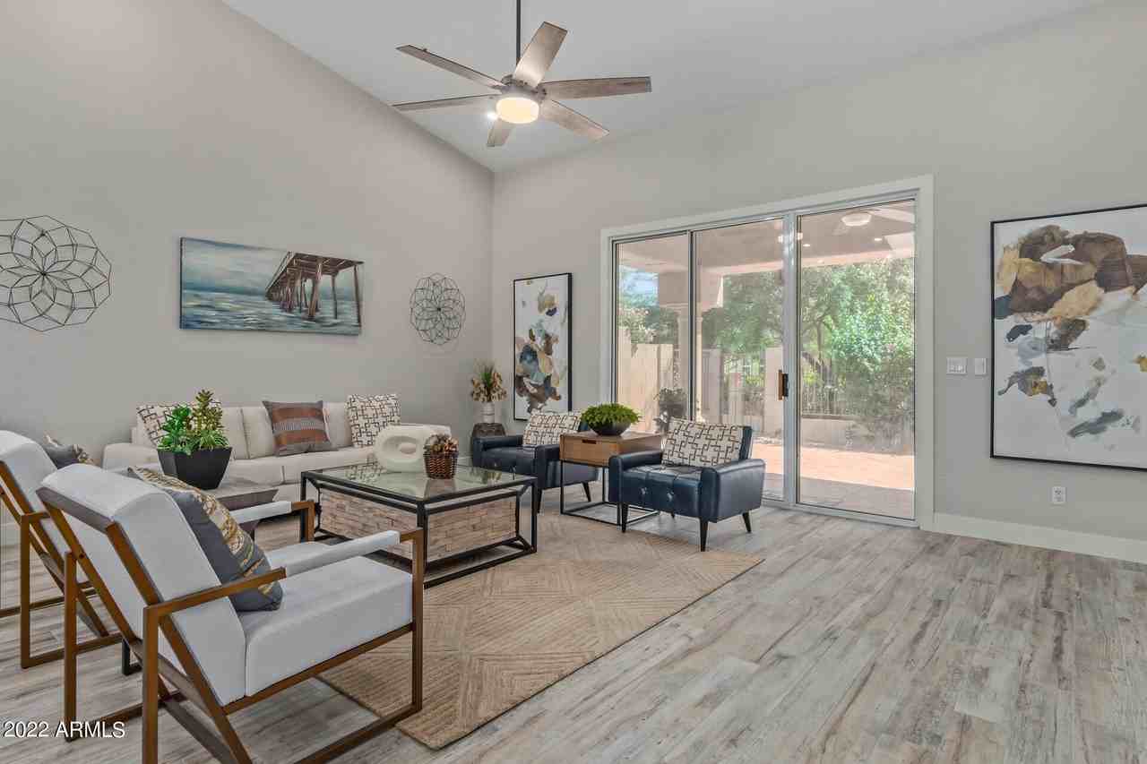 8941 E Maple Dr - Photo 2 of 50