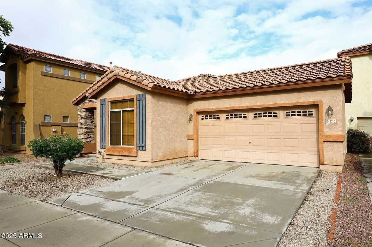 2710 Chester Drive - Photo 2 of 28