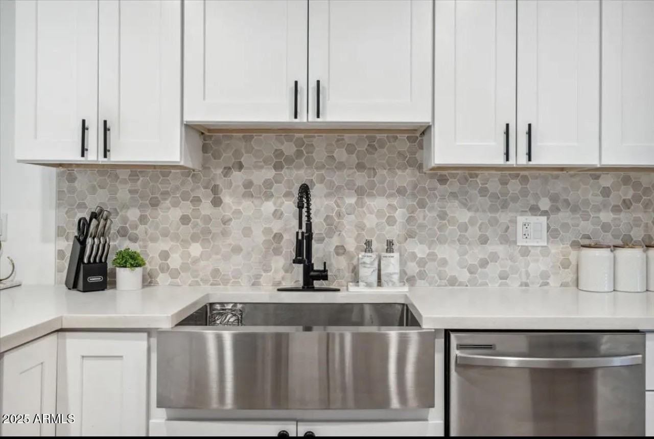 8302 E Windsor Ave - Photo 7 of 18