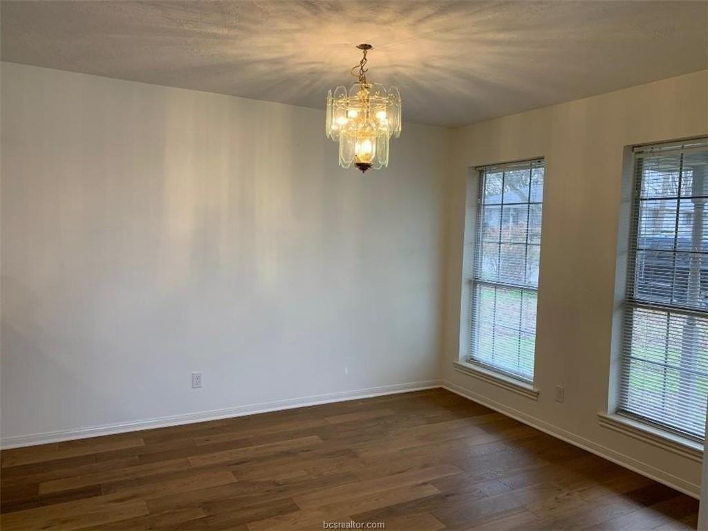 300 Baber St - Photo 5 of 19