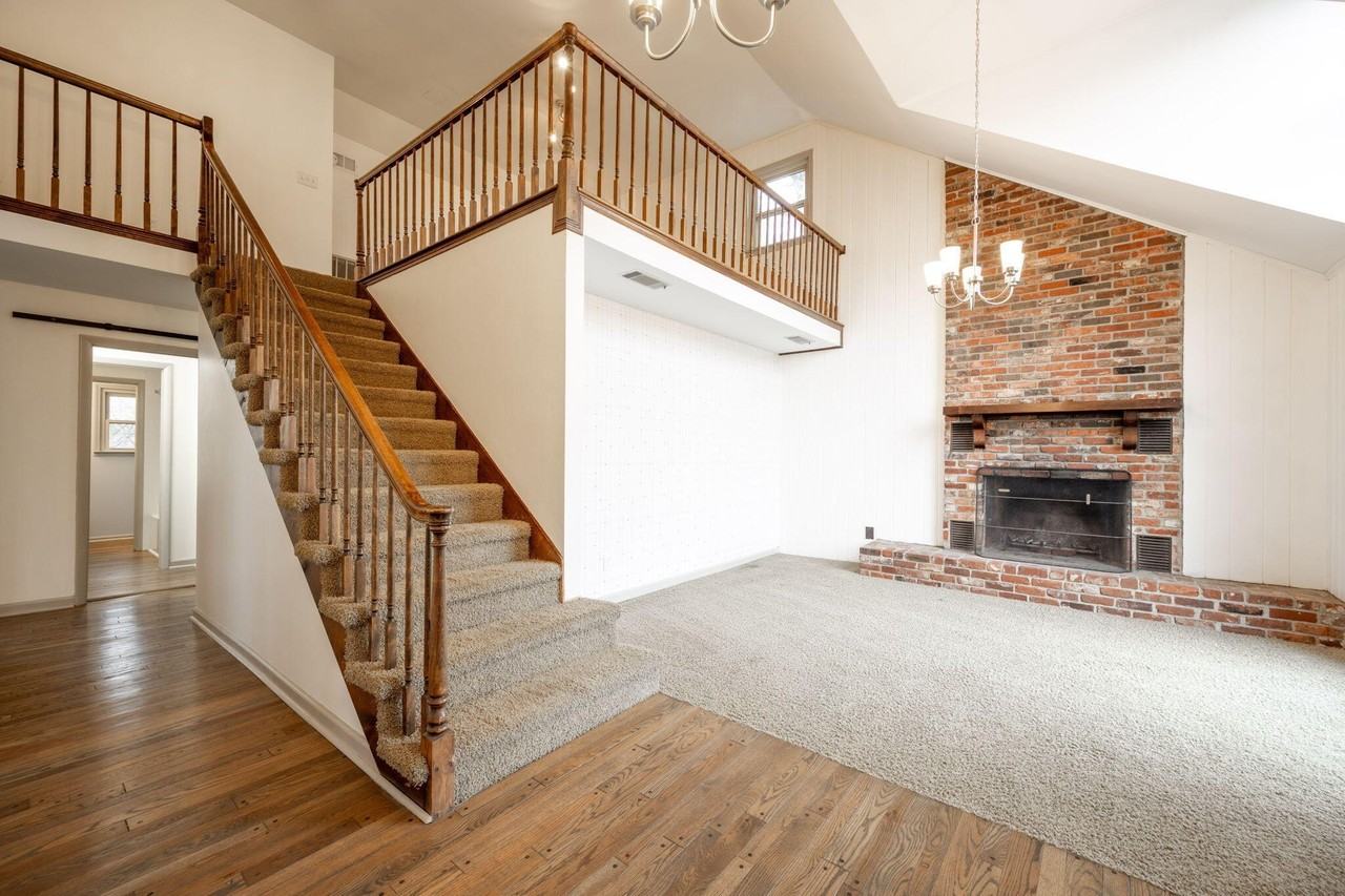 1824 Auburndale Ave - Photo 2 of 36