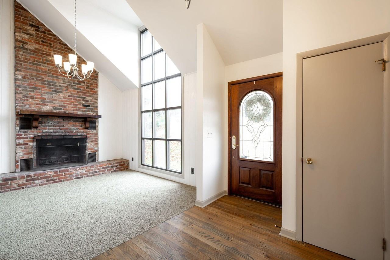 1824 Auburndale Ave - Photo 5 of 36