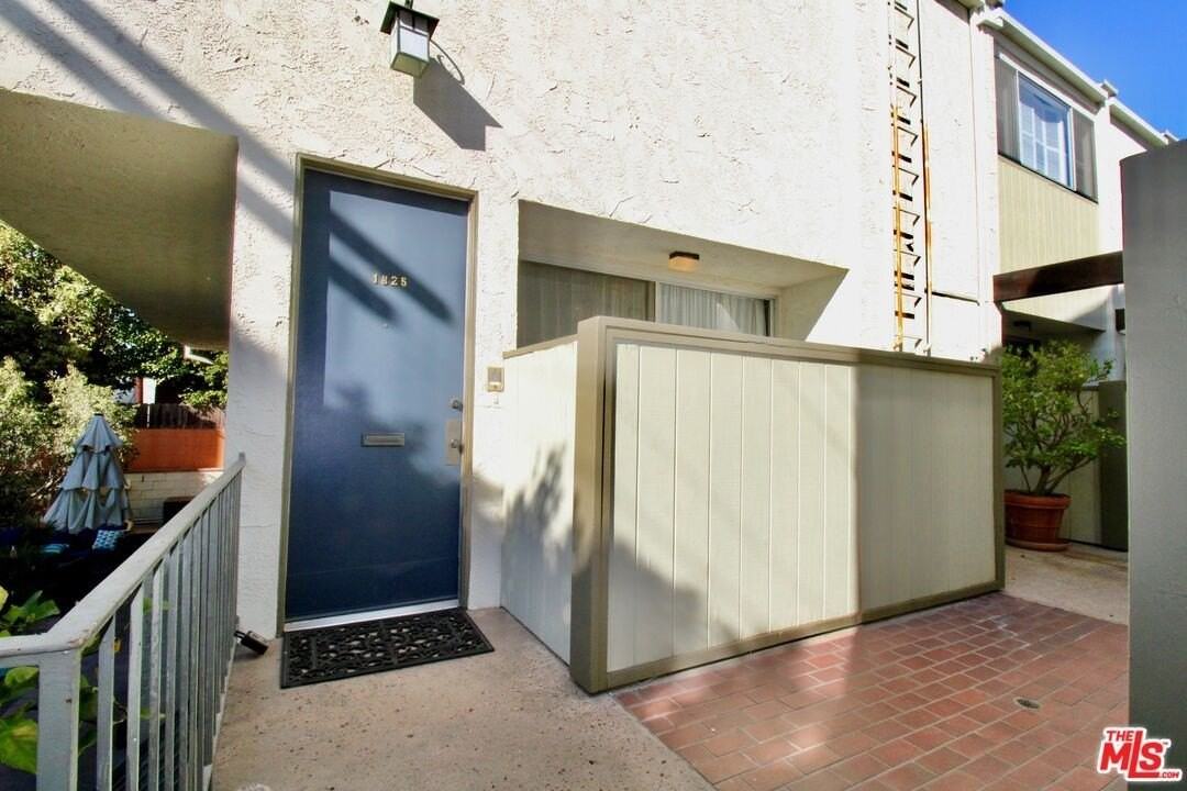 1825 Thayer Ave - Photo 2 of 38