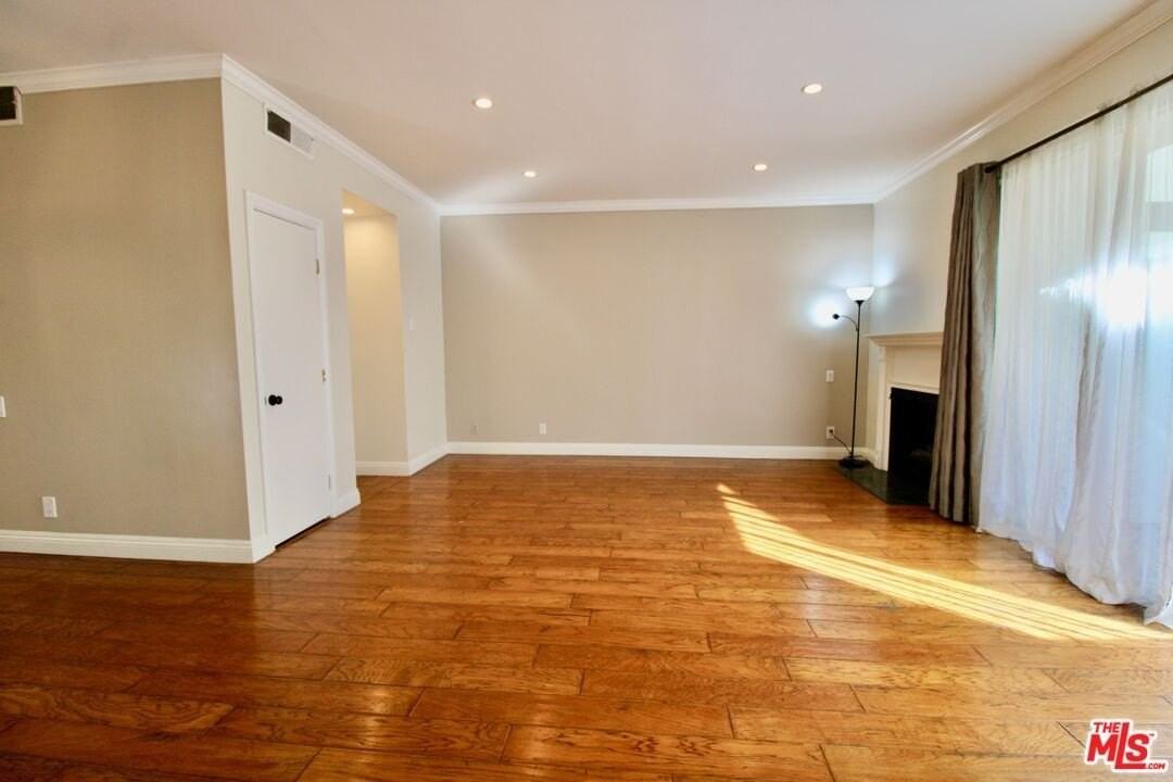 1825 Thayer Ave - Photo 4 of 38