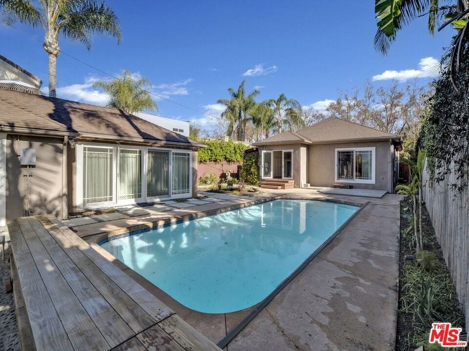 743 N Orange Dr - Photo 3 of 27