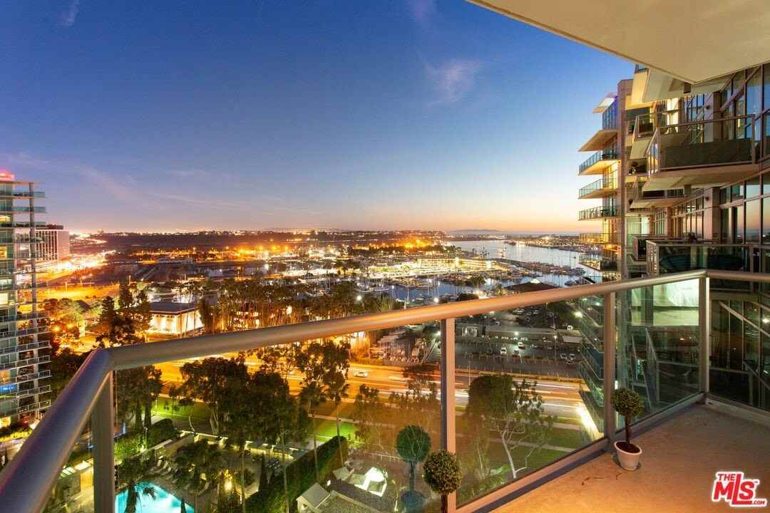 13700 Marina Pointe Drive #1822 - Photo 7 of 50