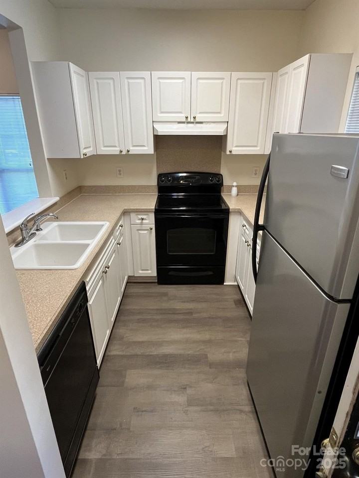 6377 Mallard View Lane - Photo 3 of 24