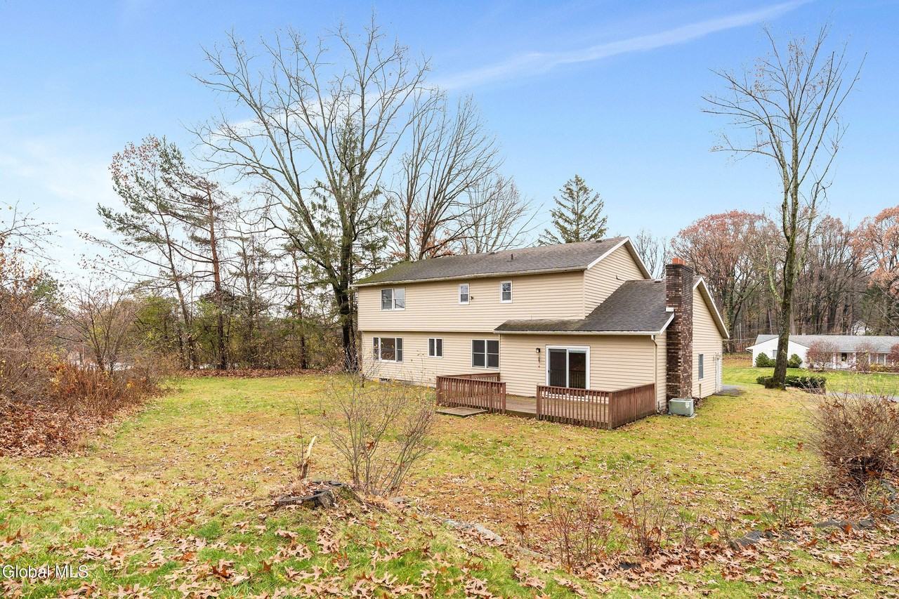 3 Springwood Manor Drive - Photo 3 of 37