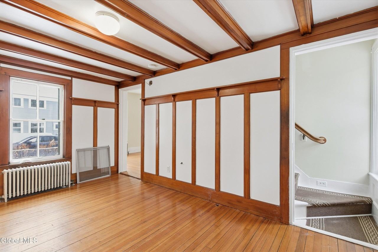 106 Lawrence Street - Photo 4 of 18