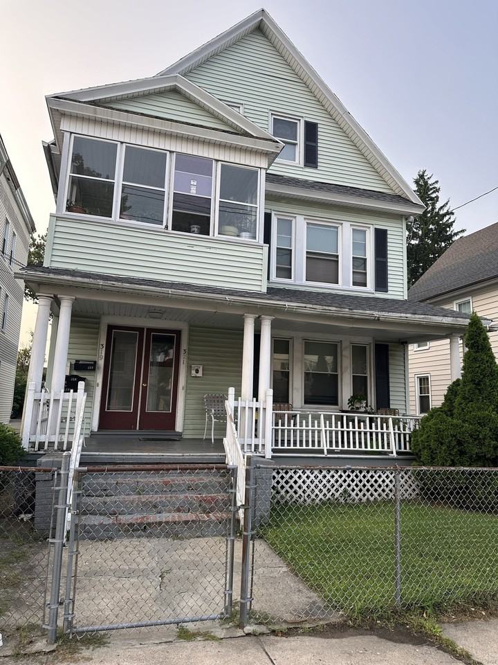 319 Maplewood Ave - Photo 2 of 8