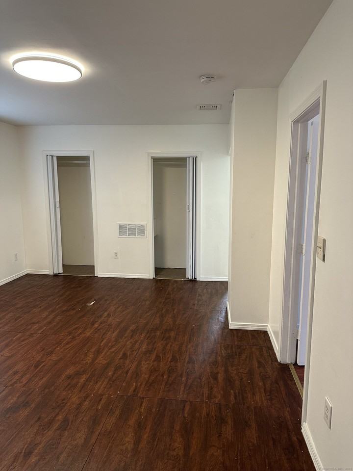 319 Maplewood Ave - Photo 4 of 8