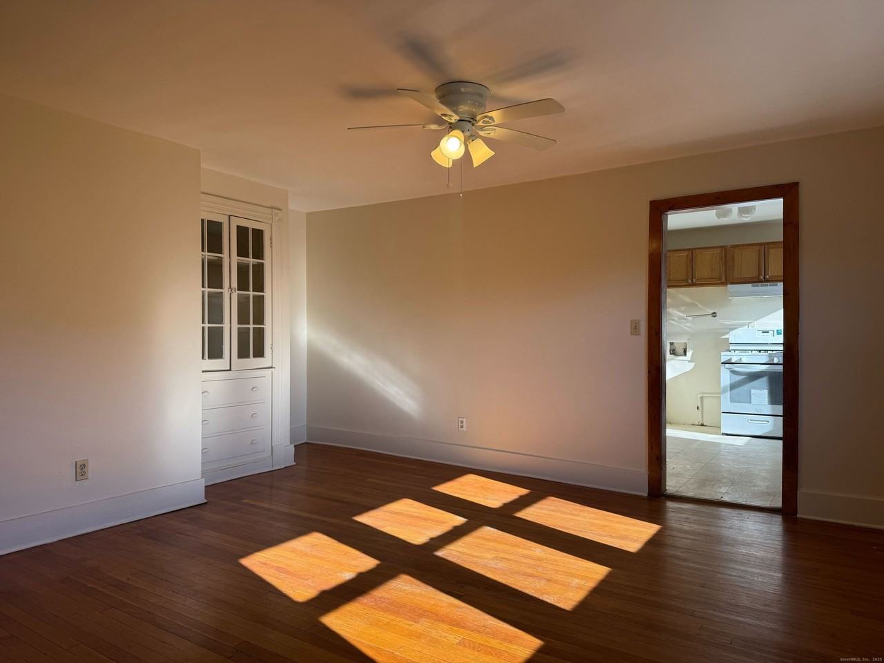 461 Howard Ave #3 - Photo 5 of 11