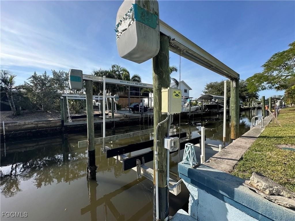 4717 Spring Creek Dr - Photo 5 of 35