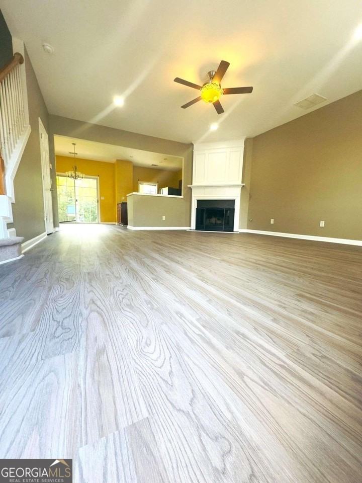 1008 Prestwyck Ct - Photo 4 of 50