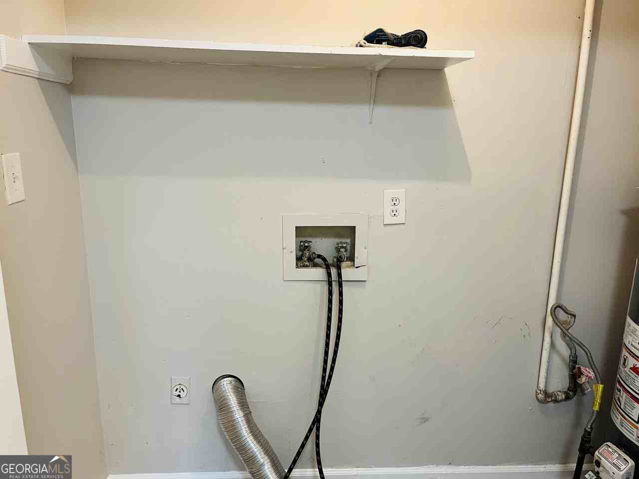 907 Silverwood Drive #907 - Photo 7 of 16