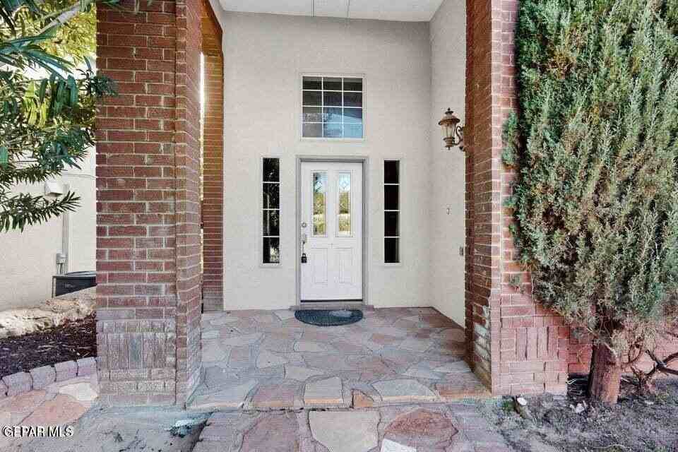 856 Marimba Dr - Photo 4 of 48