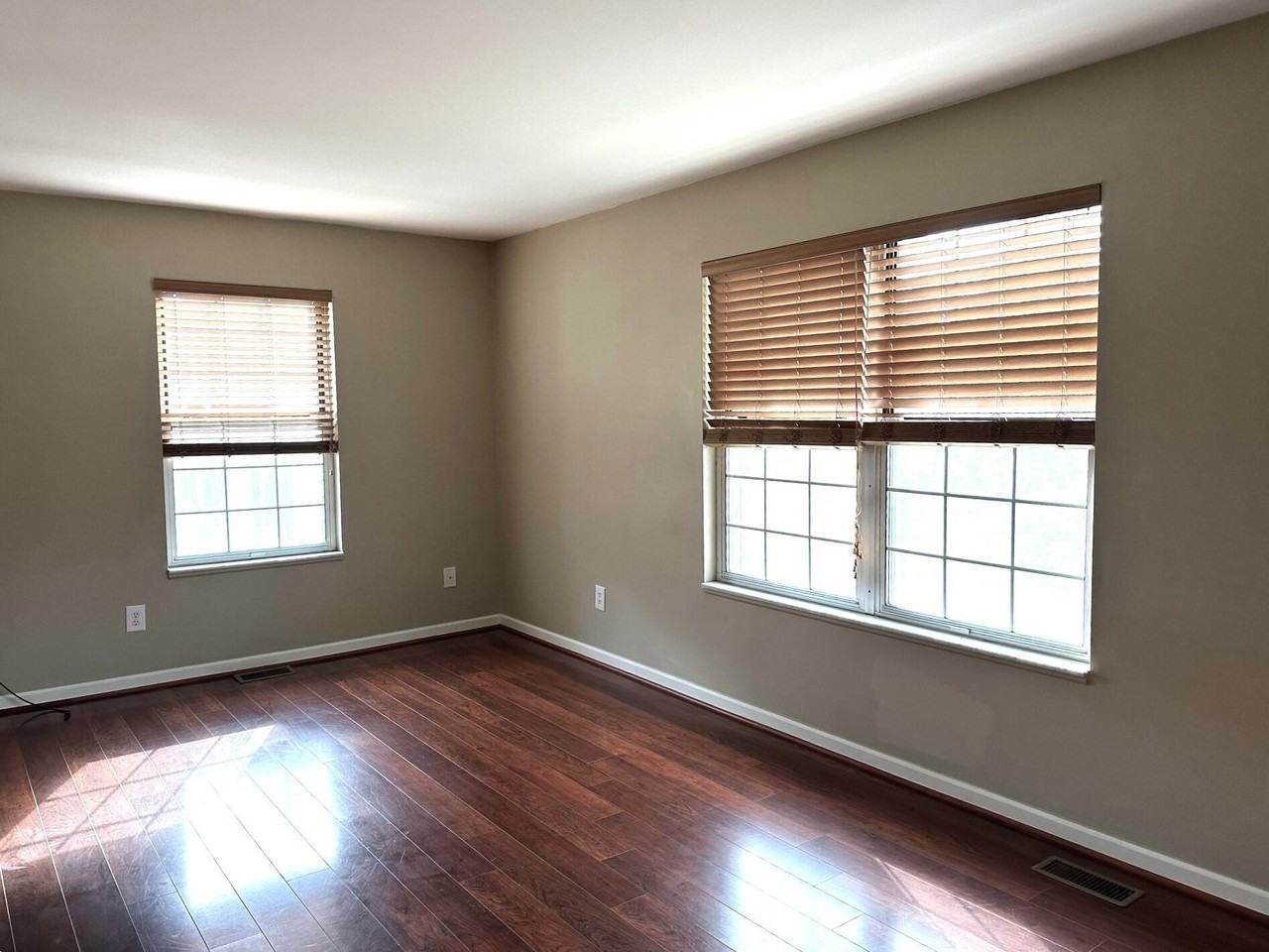 3456 Burbank Drive - Photo 3 of 25