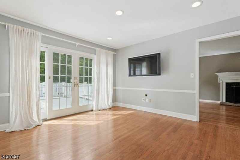 247 Spencer Road - Photo 5 of 48