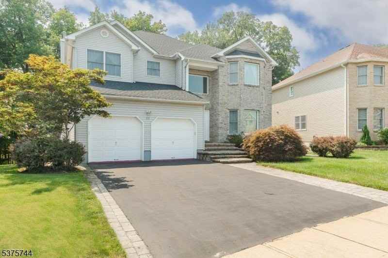 35 Leah Way - Photo 3 of 34