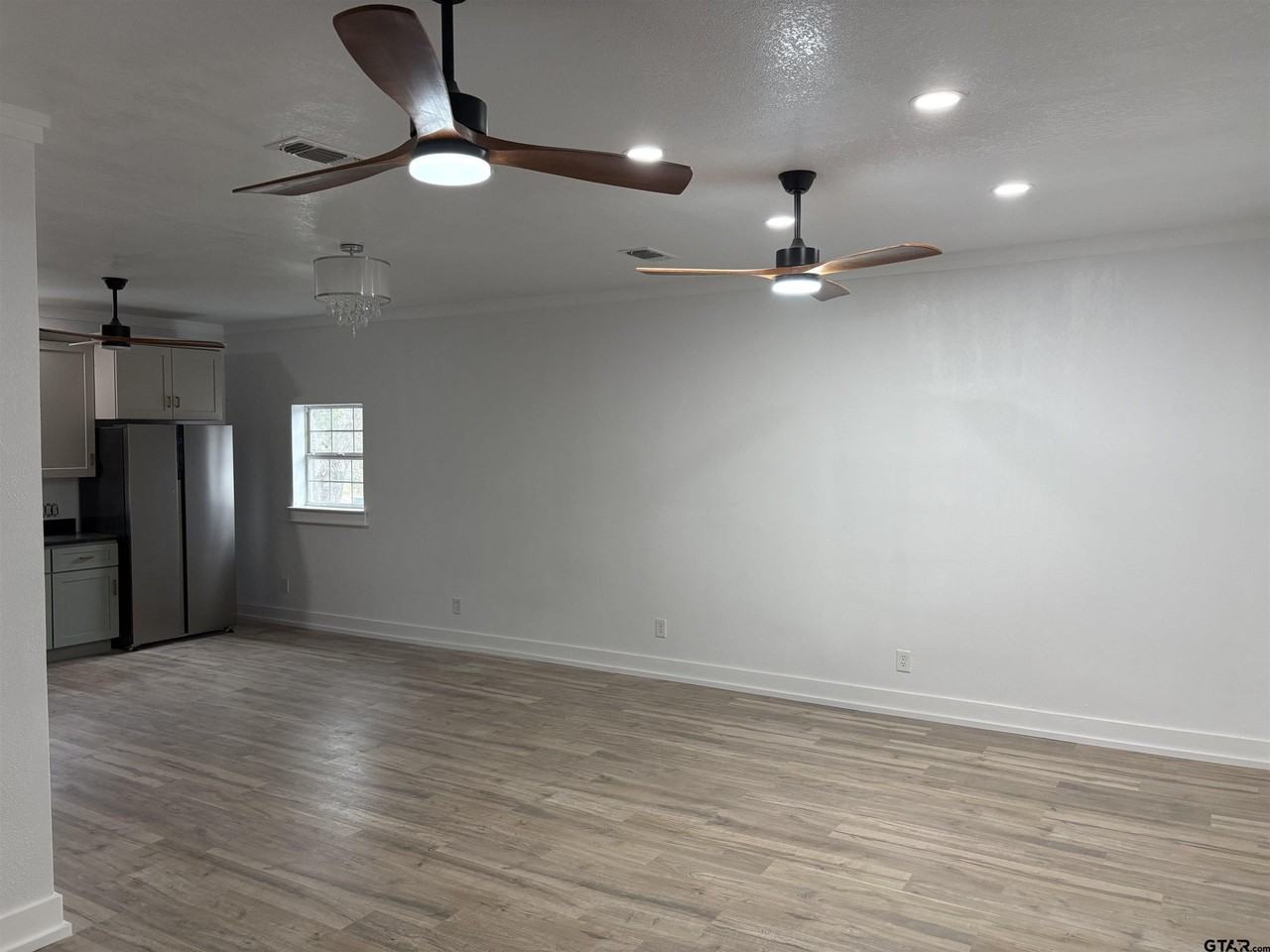 104 S Carolina St - Photo 7 of 22